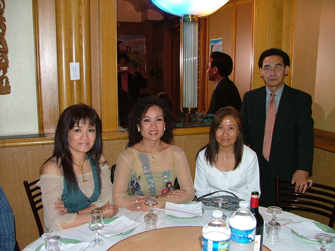 Acceuil des paltalkeurs(euses) LaoParis Admin lao2001 041.jpg